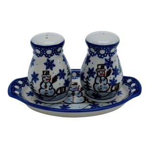 Salt and pepper shakers (A12 D33)
