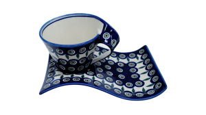 Cup with a tray (A41 D43)