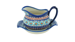 Sauce boat with a tray (A37 D3)