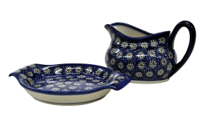 Sauce boat with a tray (A37 D65)  