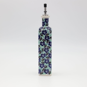 Olive oil bottle with pourer square (A544 D87)           