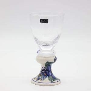Wine glass with bubbles (A22 D7)         
