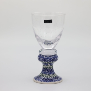 Wine glass with bubbles (A22 D75)          