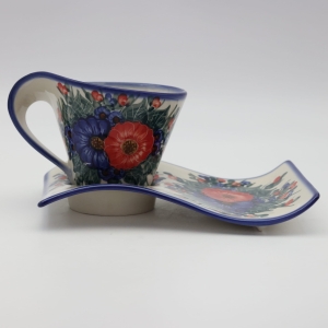 Cup with a tray (A41 D12)    