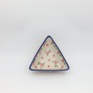 Small triangle bowl  (A450 D141)   