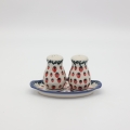 Salt and pepper shakers with tray A12 D139 – hand-painted Bolesławiec pottery in a traditional pattern, elegant spice set for the table.