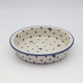 Okrągłe ceramiczne naczynie do zapiekania z Bolesławca, ręcznie zdobiona ceramika bolesławiecka, polskie rękodzieło artystyczne do piekarnika, mikrofalówki i zmywarki.