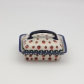 Its sturdy construction makes the butter dish durable and easy to clean. The lid protects the butter from drying out and from contaminants, while its classic or modern design fits perfectly into a variety of table settings.