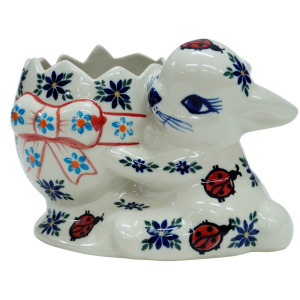 Bunny with egg (A253 D18)