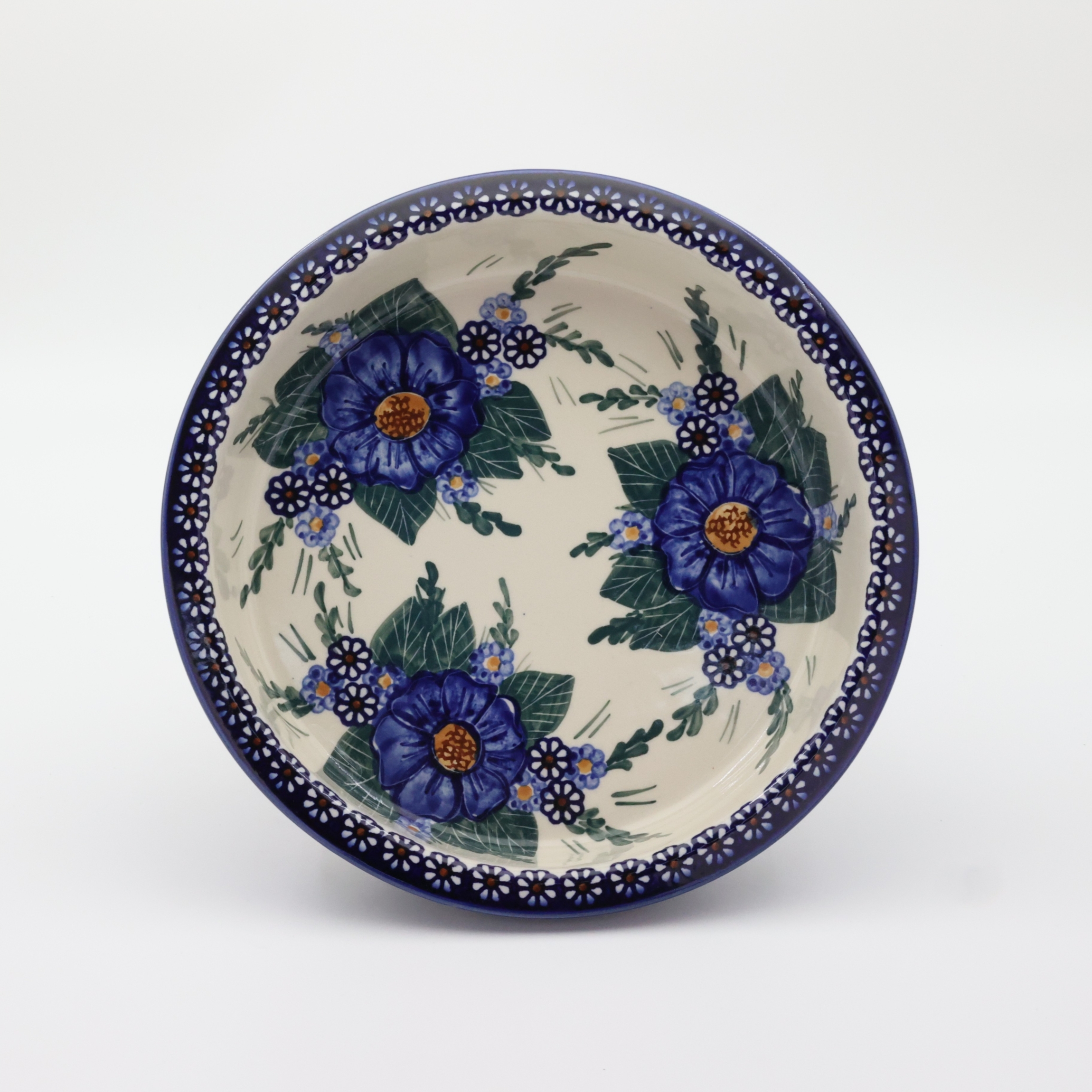 Okrągłe ceramiczne naczynie do zapiekania z Bolesławca, ręcznie zdobiona ceramika bolesławiecka, polskie rękodzieło artystyczne do piekarnika, mikrofalówki i zmywarki.