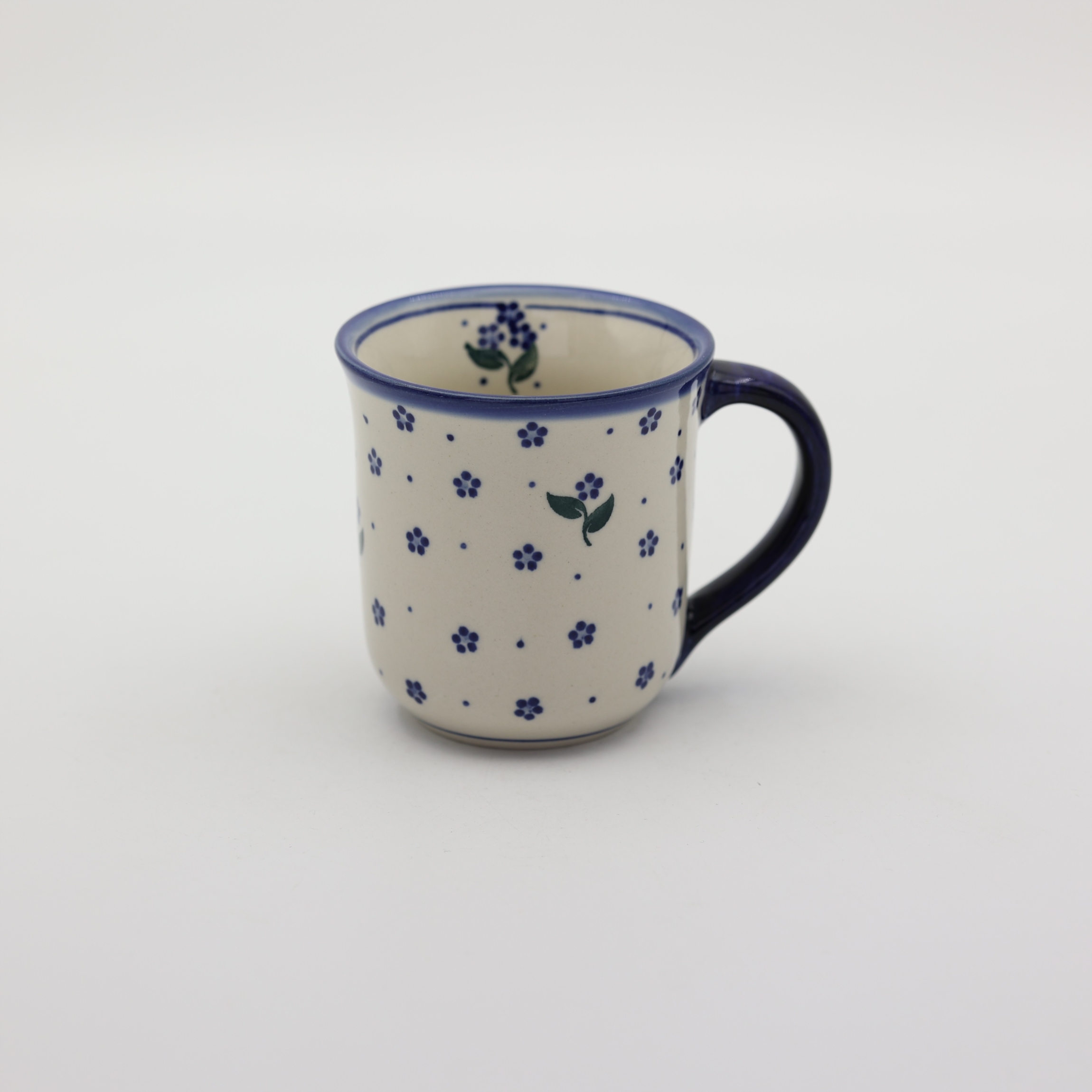 Tulip ceramic mug – elegant coffee and tea mug with floral-inspired shape, modern design, high-quality ceramic.